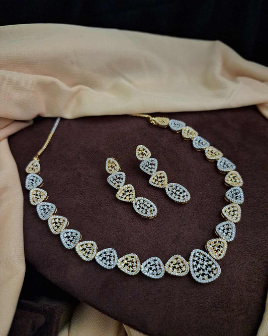 Anam Dazzling Necklace Set