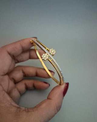 Anjali Sleek AD Ganga Jamuna Adjustable Bracelet - AD Bracelet | Bracelet Close-Up | Buy Online India | Zevarly