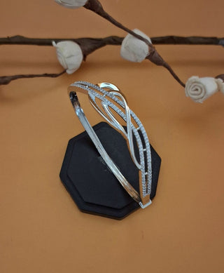 Elizah Princess-cut AD Bracelet - AD Bracelet | Clasp Detail View | Buy Online India | Zevarly