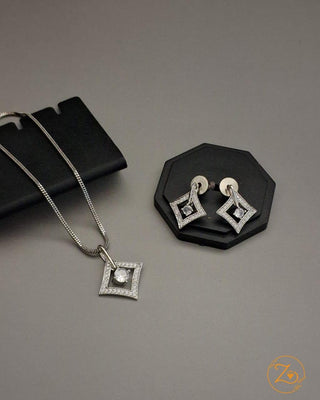 Glowing Ember Pendant Set - AD Pendant Set | Pendant Close-Up | Buy Online India | Zevarly