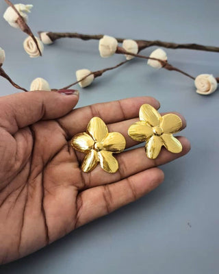 Jhanvi Shine Earrings - AD Earrings | Earring Pair Close-Up | Buy Online India | Zevarly