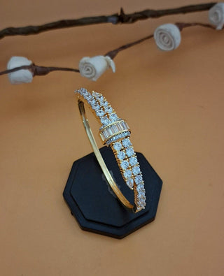 Krisha Desirable AD Openable Bracelet - AD Bracelet | Bracelet Close-Up | Buy Online India | Zevarly