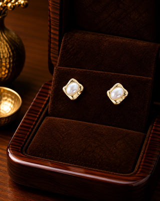 Anti Tarnish Polished Gold with Pearl Stud - Lydia