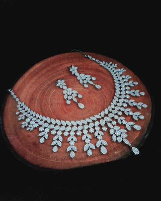 MUKTAJA AD FLORAL NECKLACE SET - Zevarly