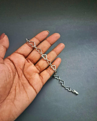 Mahima AD Adjustable Love Bracelet - AD Bracelet | Bracelet Close-Up | Buy Online India | Zevarly