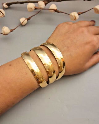 Manisha Radiant Bracelet - AD Earrings | Earring Pair Close-Up | Buy Online India | Zevarly