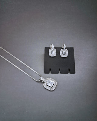 Zevarly Noor Pendant Set