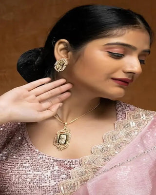 Zevarly Sanchita Gold Plated in Decorative Frame