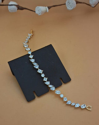 Rim Modern Craft AD Bracelet - AD Bracelet | Bracelet Close-Up | Buy Online India | Zevarly