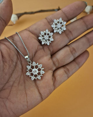 Roop Miniature Pendant Set - AD Pendant Set | Pendant Close-Up | Buy Online India | Zevarly