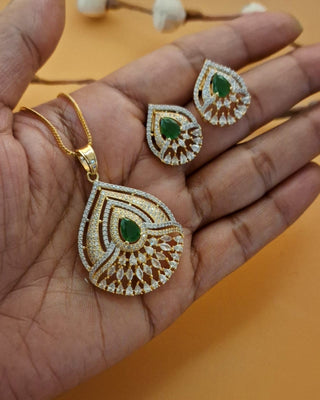 Sachi Modest Pendant Set - AD Pendant Set | Pendant Close-Up | Buy Online India | Zevarly