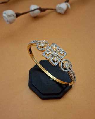 Sihu Lustrous Openable AD Bracelet - AD Bracelet | Clasp Detail View | Buy Online India | Zevarly