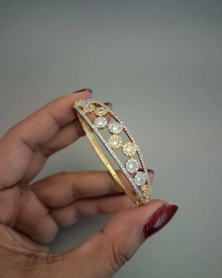 Subhi Two Tone Openable Universal Size AD Bracelet - AD Bracelet | Bracelet Close-Up | Buy Online India | Zevarly