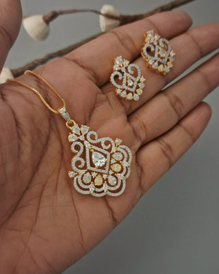 Tanaya Dignified AD Pendant Set - AD Pendant Set | Pendant Close-Up | Buy Online India | Zevarly