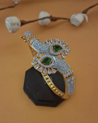 Tanu Wide Openable AD Bracelet - AD Bracelet | Clasp Detail View | Buy Online India | Zevarly