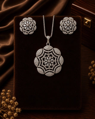 Zevarly Captivating Charm Pendant Set