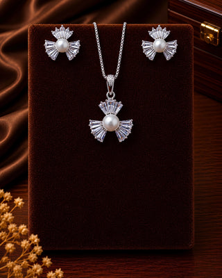 Zevarly Anvi highly Reflective Pendant Set