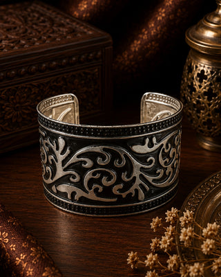 Spark Oxidised Adjustable Single Bracelet - Vedika