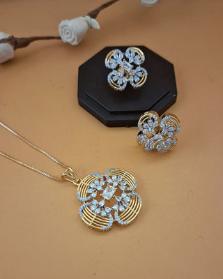 Vika Bloomy Pendant Set - AD Pendant Set | Pendant Close-Up | Buy Online India | Zevarly