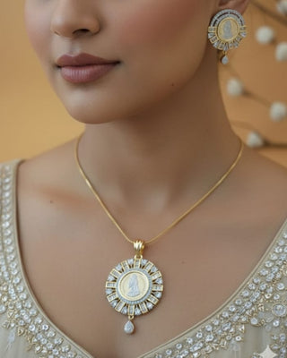 Zevarly Alishba gliding Pendant Set