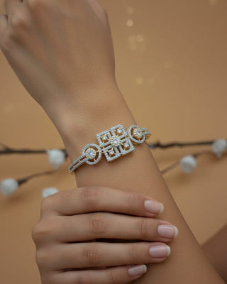 Zevarly Sihu Lustrous Openable AD Bracelet