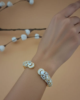 Zevarly Surbhi Fascinating Free Size AD Bracelet