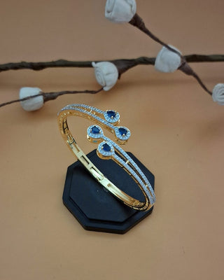 Zevarly Sarah Shimmer Openable AD Bracelet