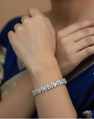 Zevarly Daisy Subtle AD Gold Plated Bracelet