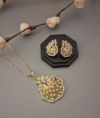 Zevarly Lavanya Classic Charm Pendant