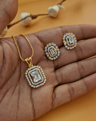Zevarly Vani Brilliant Stone Pendant Set
