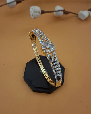 Zevarly Sadhna Floral Openable AD Bracelet