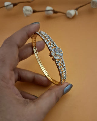 Zevarly Sadhna Floral Openable AD Bracelet