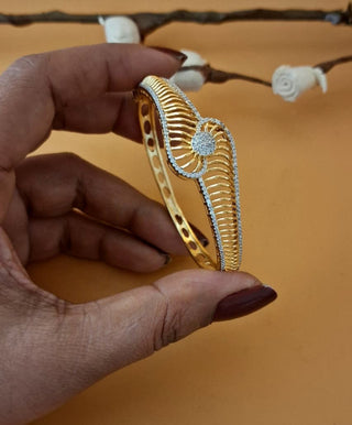 Zevarly Kavya Nice easily accessible Bracelet