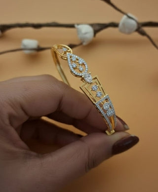 Zevarly Ezra fashionable AD Bracelet