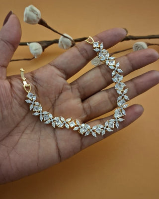 Zevarly Daisy Subtle AD Gold Plated Bracelet