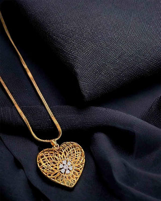 Yaadgaar Lamhe Locket with Chain - AD Pendant Set | Set Full View | Buy Online India | Zevarly