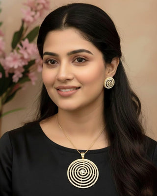 Zevarly Eshani Royal Glow Pendant Set