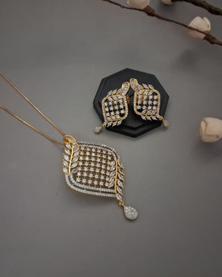 Zevarly Kyra Modern Statement Pendant Set