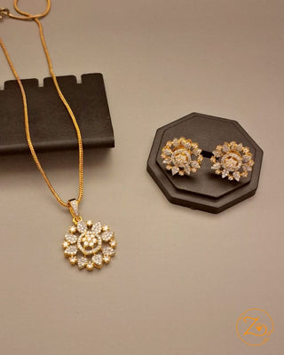 Zevarly Timeless Pearl Pendant Set