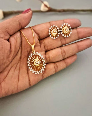 Zevarly Aditi Affection Heart Pendant Set