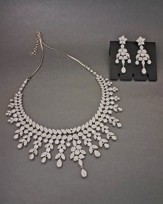 Zevarly Muktaja Ad Floral Necklace Set